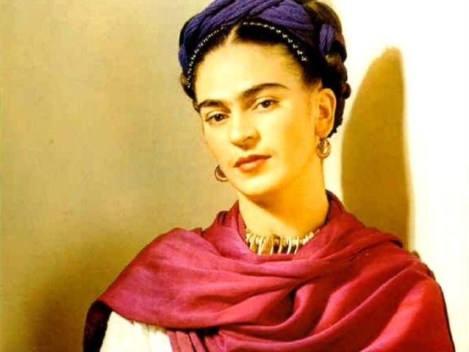 Frida Kahlo medium