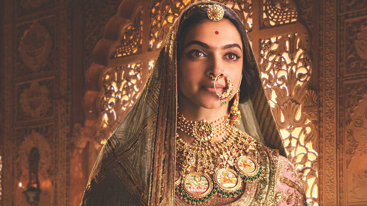 ARCHITECTURE OF FEMININE BODY IN COLONIAL INDIA CINEMA small