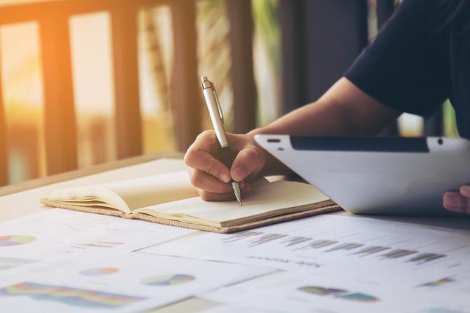 writing essay medium